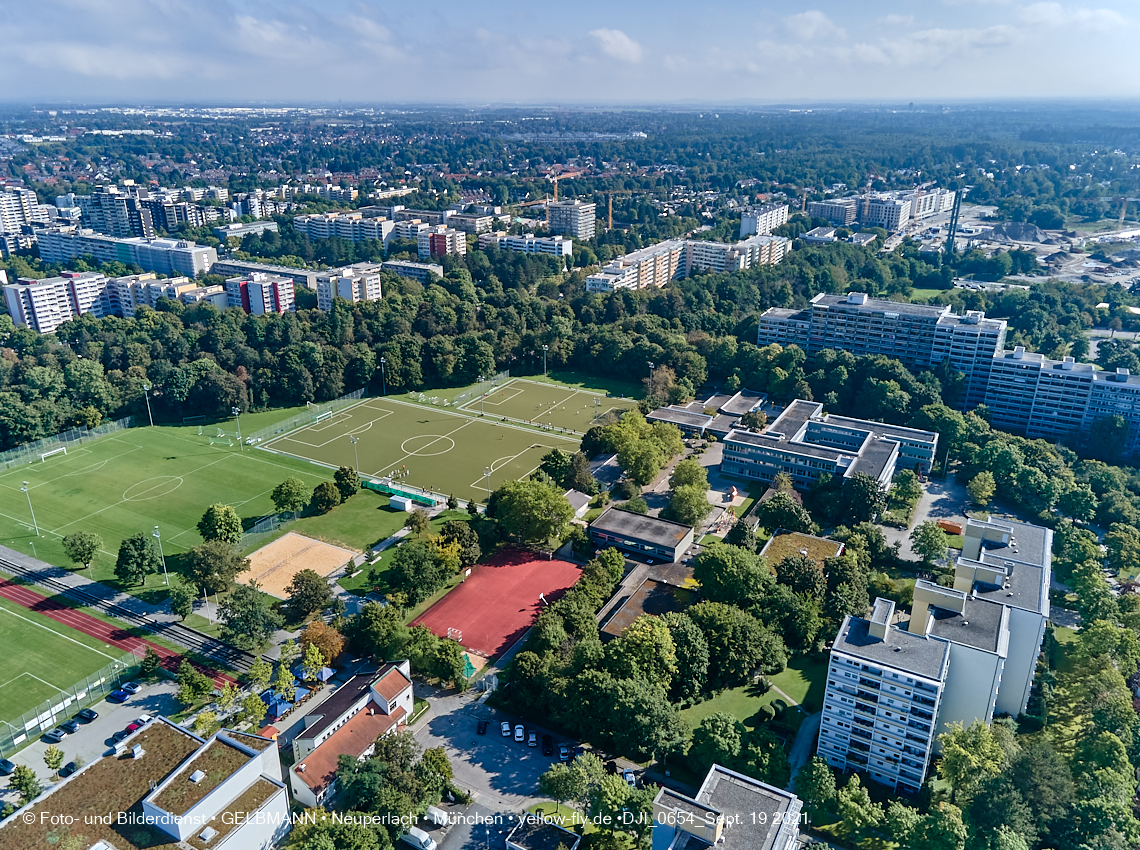 19.09.2021 - Rentenversicherung - SVN-Sportanlage, Sportanlage Perlach-Ost - Mittelschule Gerhard-Hauptmann-Ring in Neuperlach 